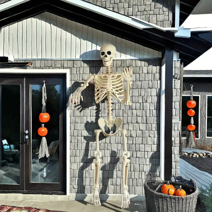Sagoma di scheletro snodabile di Halloween da 5.5ft per esposizione in giardino o veranda
