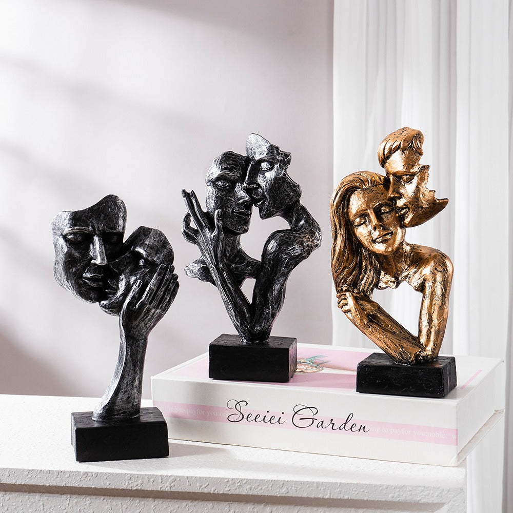 Scultura astratta di coppia in resina con finitura bronzo, statua romantica per decorare la casa