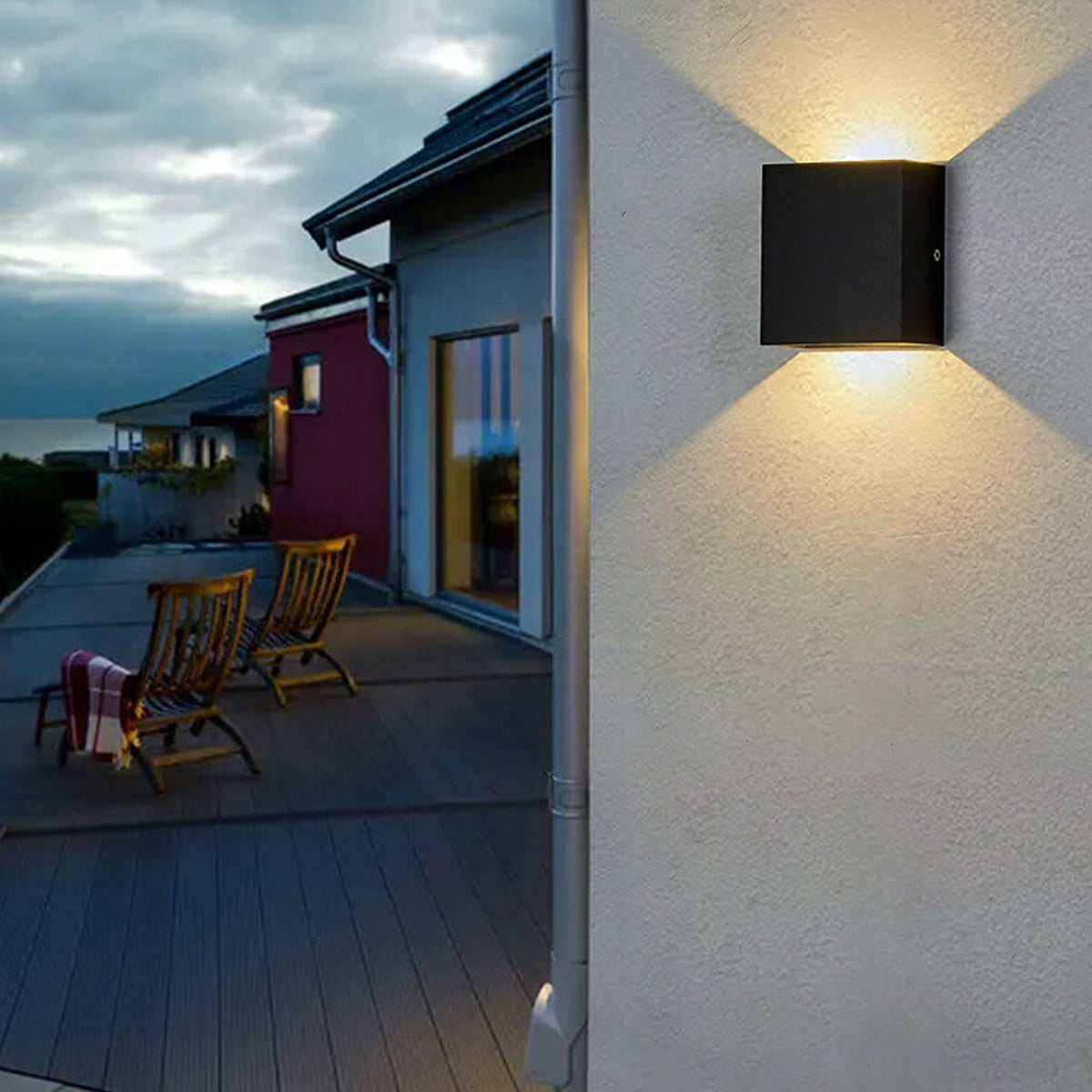 Lampada da parete LED regolabile per esterni con sensore di movimento e doppia luminosità