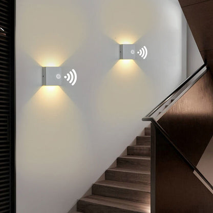 Lampada da parete LED regolabile per esterni con sensore di movimento e doppia luminosità