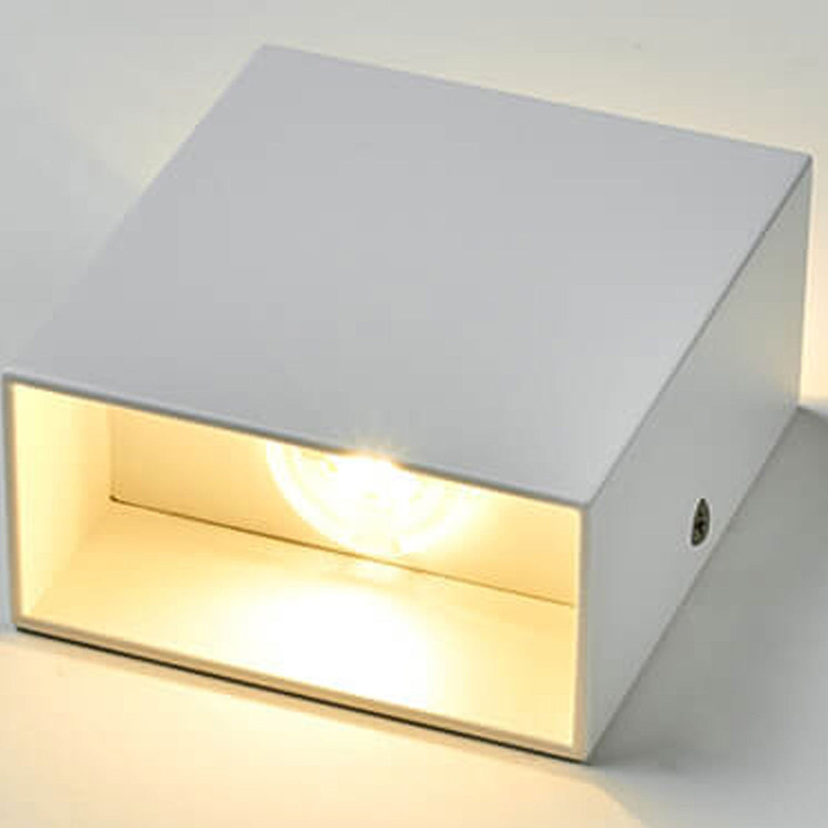 Lampada da parete LED regolabile per esterni con sensore di movimento e doppia luminosità