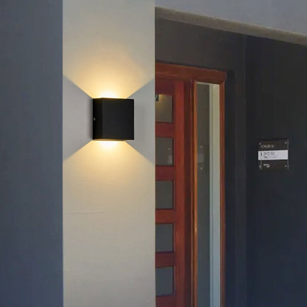 Lampada da parete LED regolabile per esterni con sensore di movimento e doppia luminosità