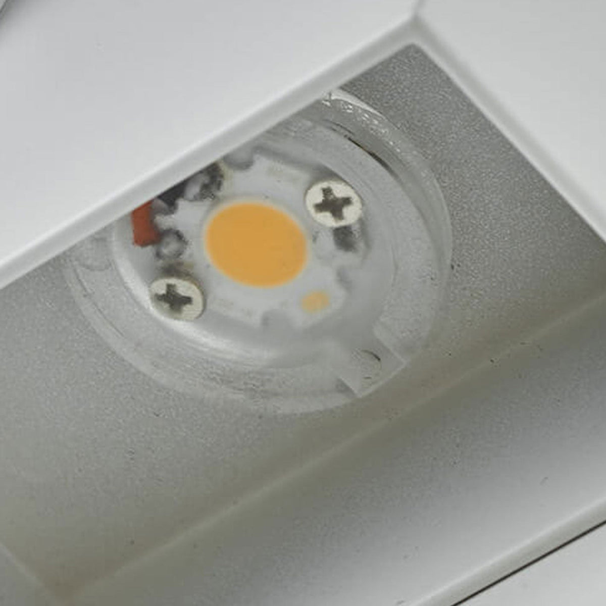 Lampada da parete LED regolabile per esterni con sensore di movimento e doppia luminosità