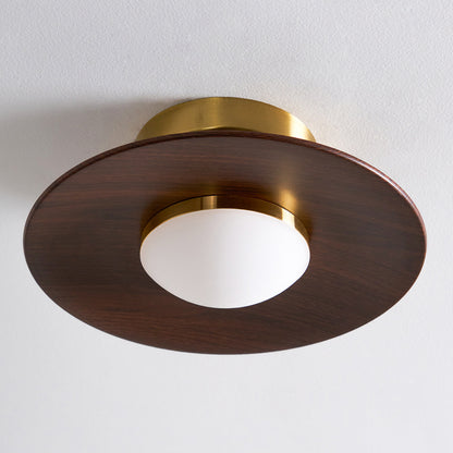 Kompakt LED-loftslampe til planmontering med moderne valnødde- og gulddesign