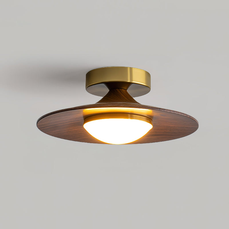 Kompakt LED-loftslampe til planmontering med moderne valnødde- og gulddesign