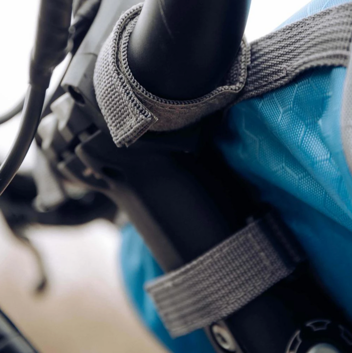 Cycling Storage Bag Touchscreen Phone Holder Secure Bike Handlebar Pack