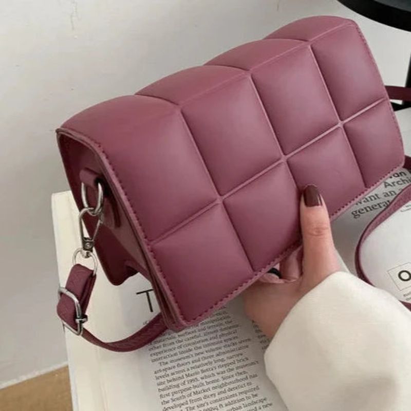 Elegant Crossbody Shoulder Bag Flap Closure Adjustable Strap Everyday Purse