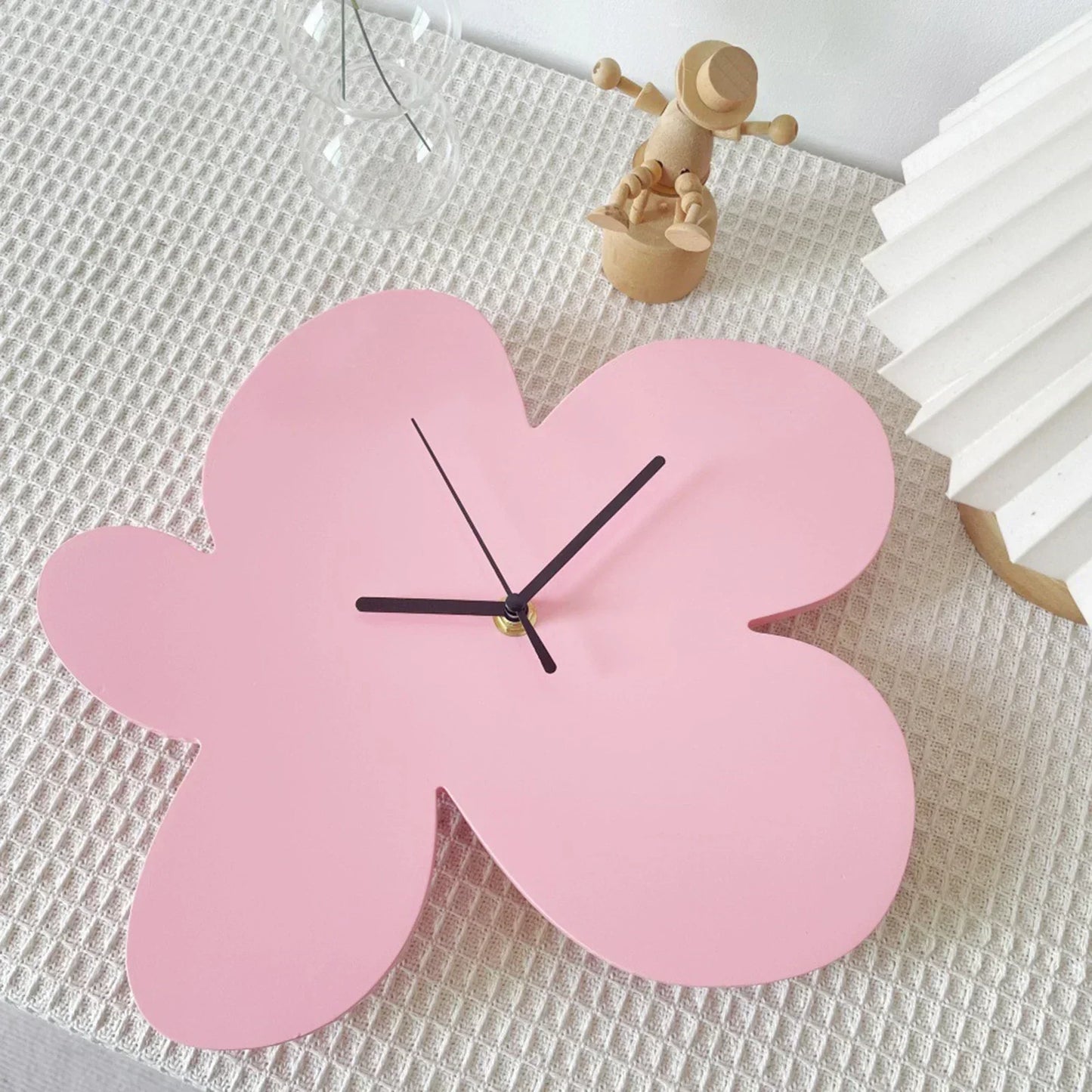 Floral Decorative Wall Clock Artistic Modern Home Decor Flower Design Elegant Wall Art Timepiece