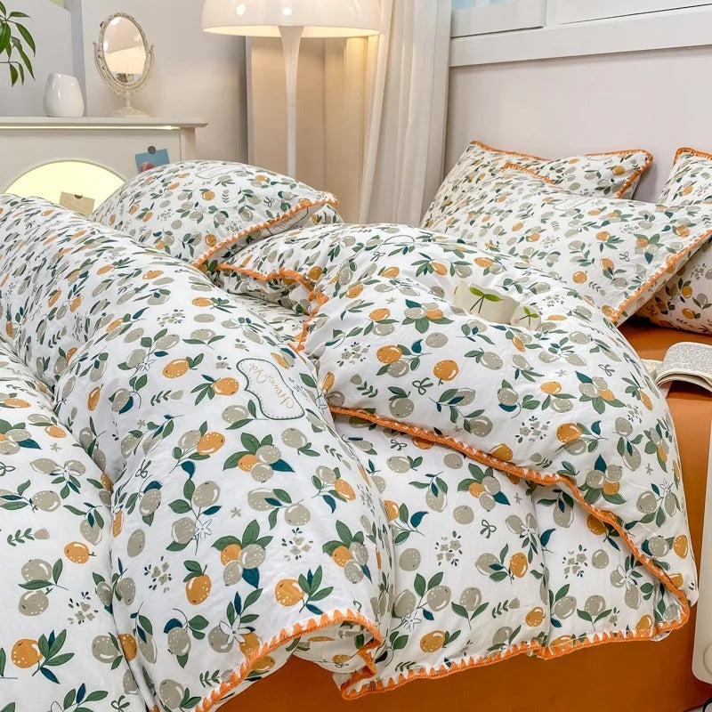 Floral Print Bedding Set with Blossom and Berry Pattern