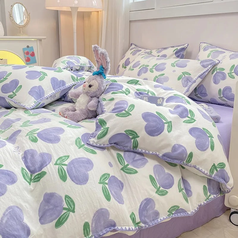 Floral Print Bedding Set with Blossom and Berry Pattern