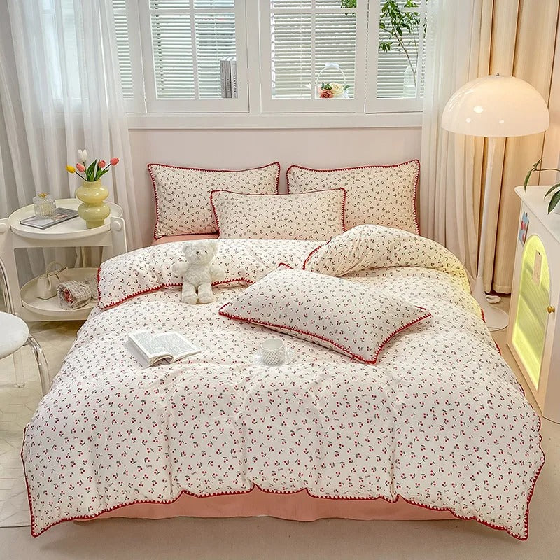 Floral Print Bedding Set with Blossom and Berry Pattern