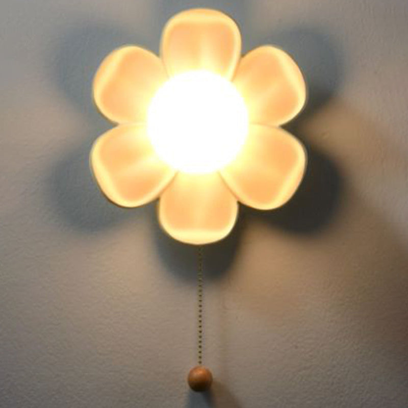 Flower LED Wall Light Artistic Compact Decorative Indoor Wall Lamp