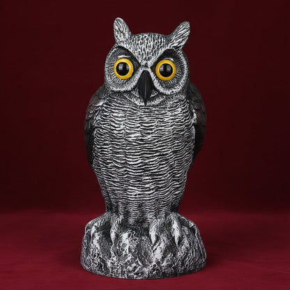 Halloween Owl Decoy Statue with Realistic Outdoor Scarecrow Design