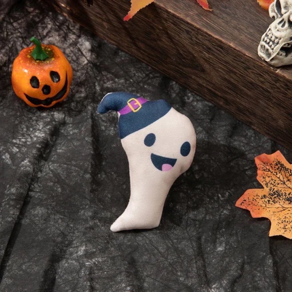 Blødt Halloween-kattelegetøj med spøgelsesdesign og katteurt til interaktiv leg