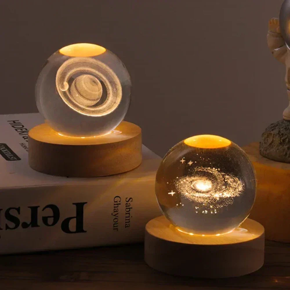 Lampada notturna a sfera di cristallo LED con rappresentazione 3D di un pianeta, luce bianca calda e decorazione USB