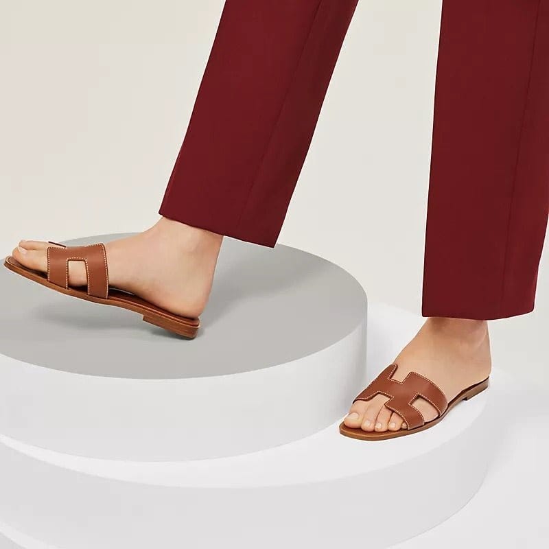 Luxury Flat Women Slippers Cut Out Design Slip On Comfort