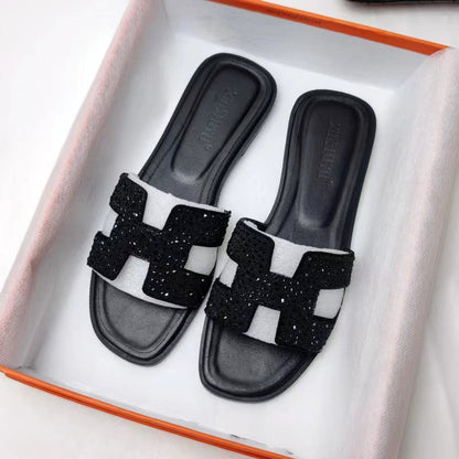 Luxury Flat Women Slippers Cut Out Design Slip On Comfort