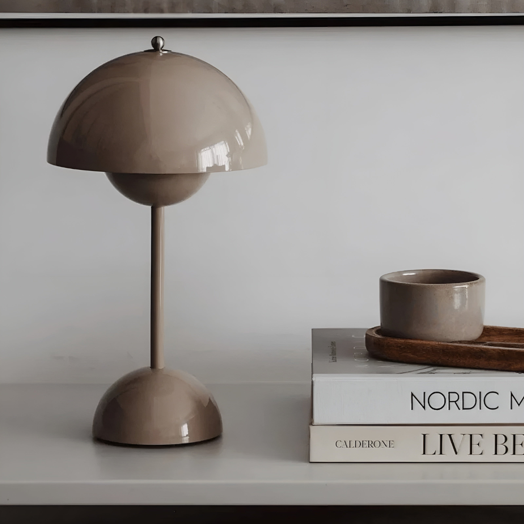 Moderne skandinavisk LED-bordlampe med dæmpning, berøringsstyring og USB Type C-belysning