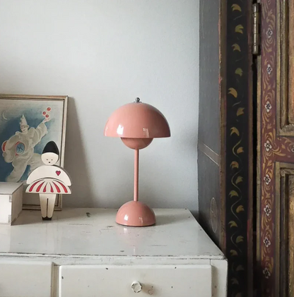Moderne berøringsbordlampe med USB-strøm, LED, justerbar lysstyrke og varmt hvidt lys