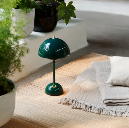 Moderne berøringsbordlampe med USB-strøm, LED, justerbar lysstyrke og varmt hvidt lys