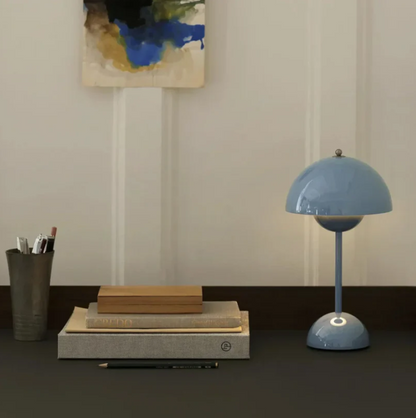 Moderne berøringsbordlampe med USB-strøm, LED, justerbar lysstyrke og varmt hvidt lys
