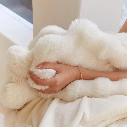 Plush Faux Fur Comfort Blanket for Relaxation and Travel