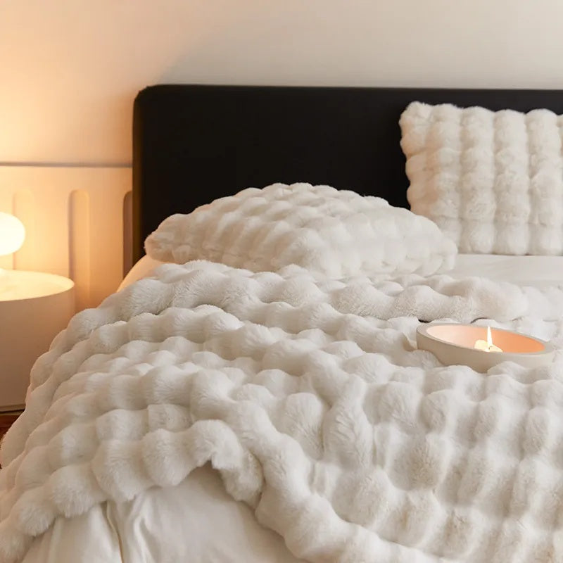 Plush Faux Fur Comfort Blanket for Relaxation and Travel