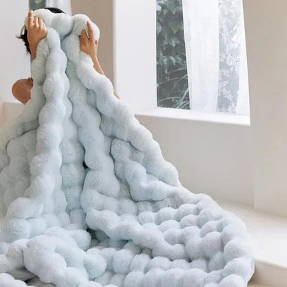 Plush Faux Fur Comfort Blanket for Relaxation and Travel