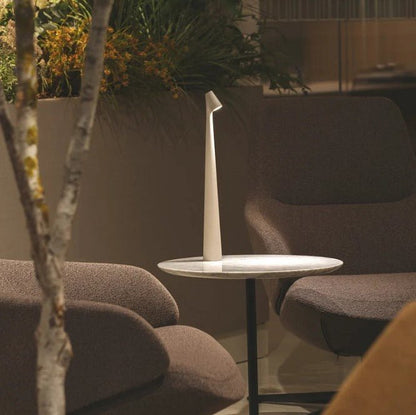 Lampada da tavolo portatile ricaricabile, luce LED senza cavo con luminosità regolabile