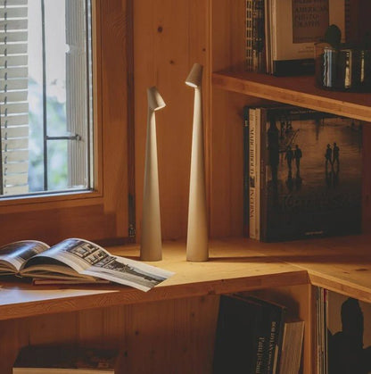 Lampada da tavolo portatile ricaricabile, luce LED senza cavo con luminosità regolabile