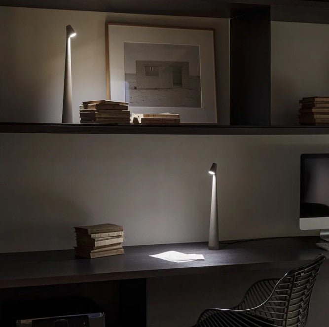 Lampada da tavolo portatile ricaricabile, luce LED senza cavo con luminosità regolabile