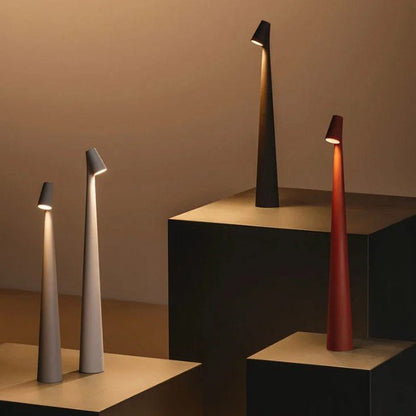 Lampada da tavolo portatile ricaricabile, luce LED senza cavo con luminosità regolabile