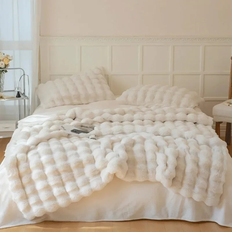 Vendbart tekstureret plaid med blødt kaninpelslook til sofa eller seng, dekorativt boligtilbehør