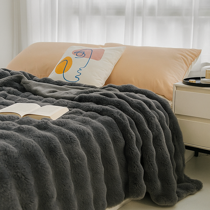 Vendbart tekstureret plaid med blødt kaninpelslook til sofa eller seng, dekorativt boligtilbehør