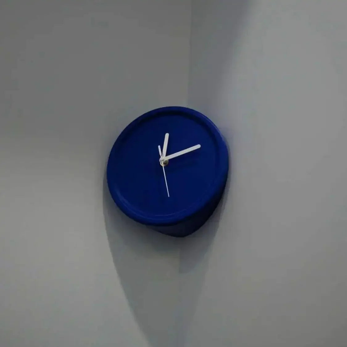 Silent Corner Wall Clock Stylish No Drill Quiet Clock for Home