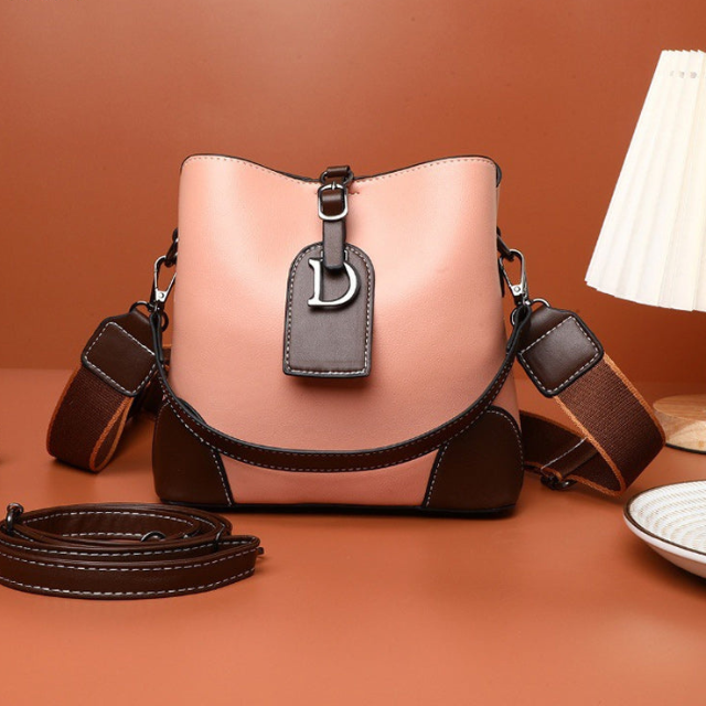 Vintage Leather Crossbody Shoulder Bag for Women Stylish Retro Handbag with Adjustable Strap