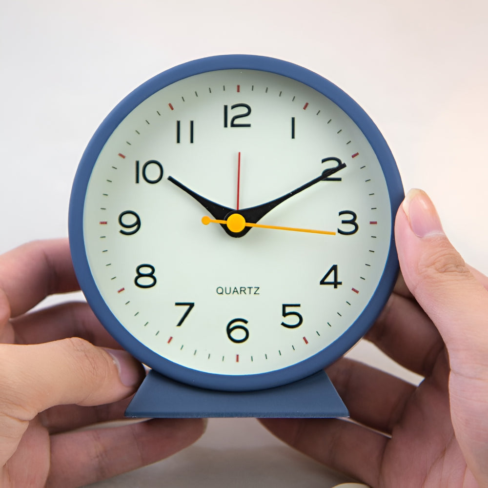 Vintage Silent Quartz Alarm Clock Analog Table Clock With Light