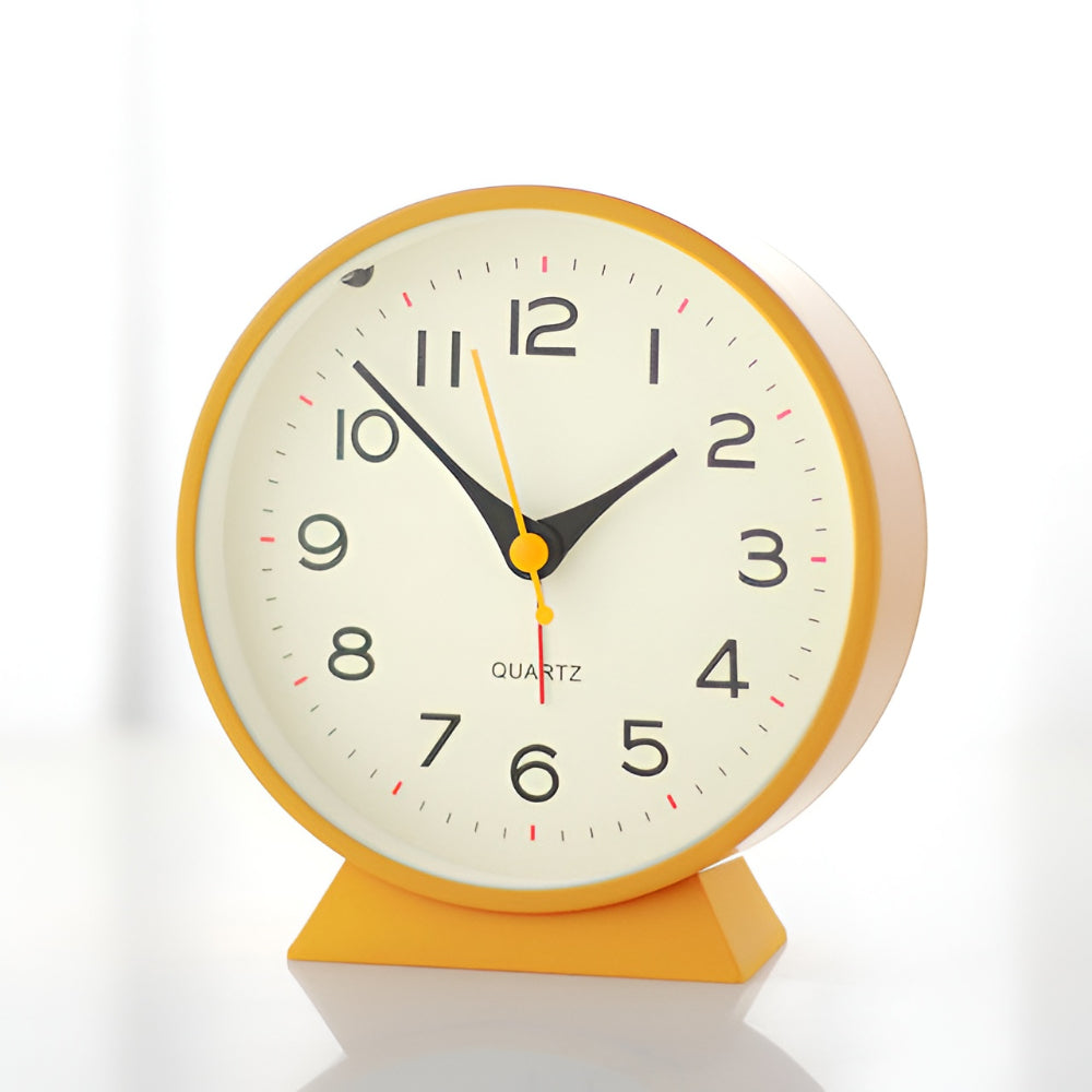 Vintage Silent Quartz Alarm Clock Analog Table Clock With Light