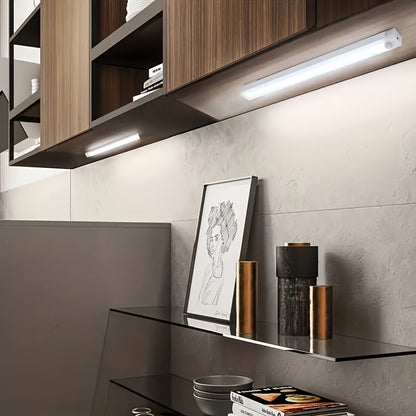 Striscia LED senza fili con sensore di movimento, ricaricabile, per illuminazione di interni, armadi e guardaroba