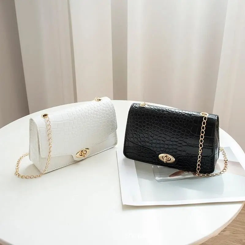 Women Large Capacity Handbag Buckle Detail Adjustable Strap Shoulder Crossbody Bag