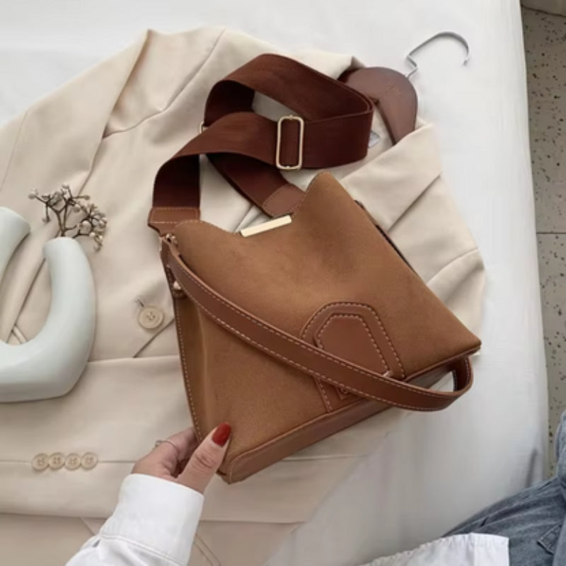 Women Lightweight Handbag Adjustable Shoulder Strap Elegant Everyday Purse