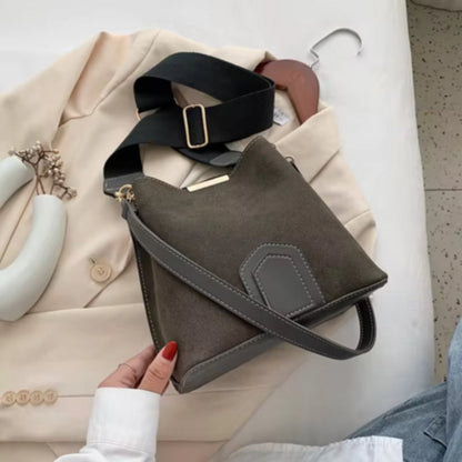 Women Lightweight Handbag Adjustable Shoulder Strap Elegant Everyday Purse