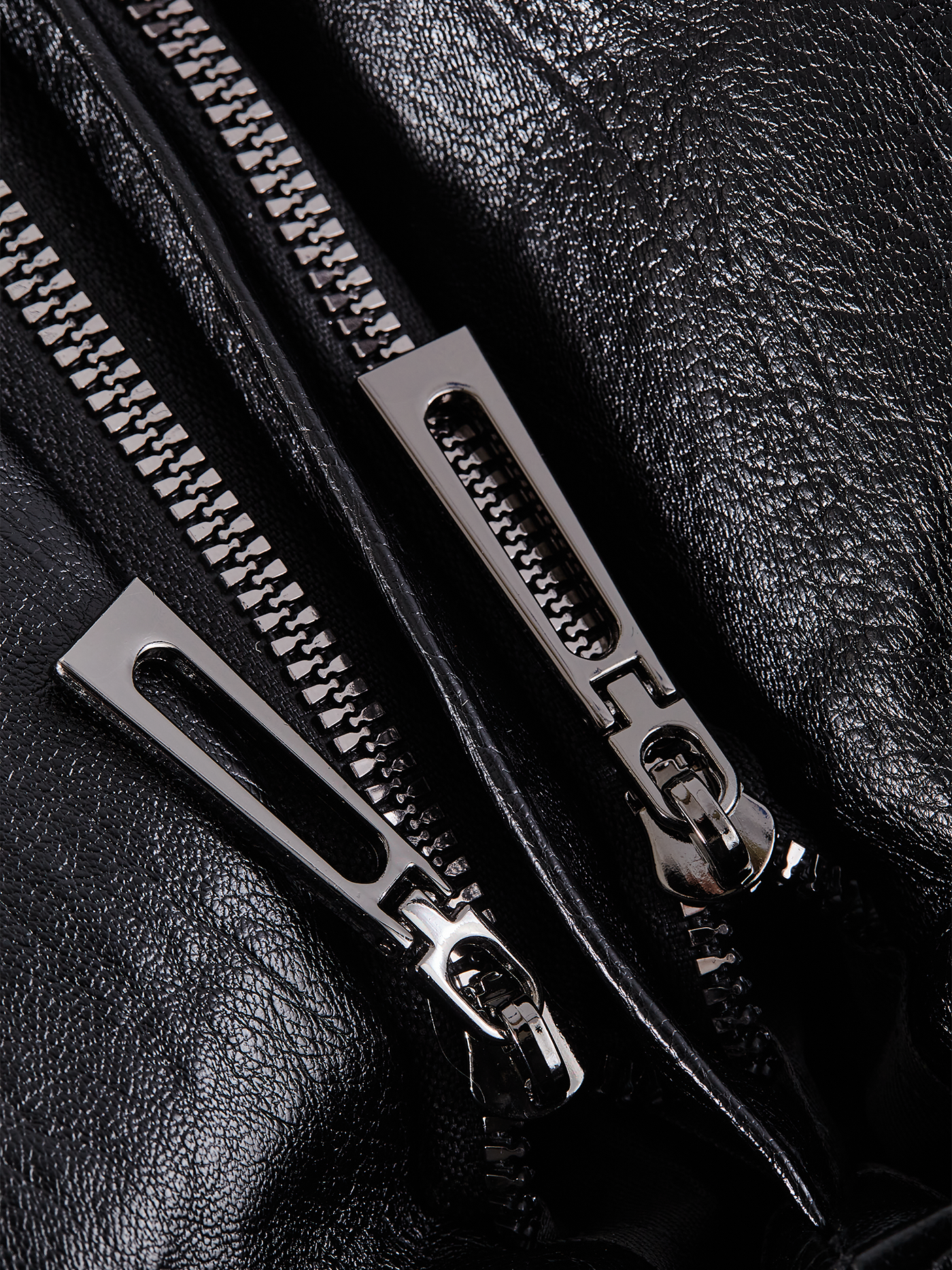 Women's Large Capacity Crossbody Shoulder Bag with Wide Adjustable Strap and Secure Zipper
