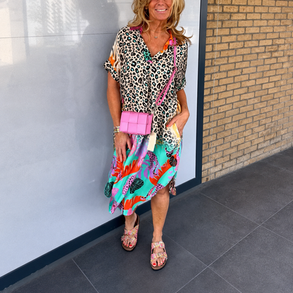 Abito estivo da donna con stampa leopardata, scollo a V e stile da spiaggia