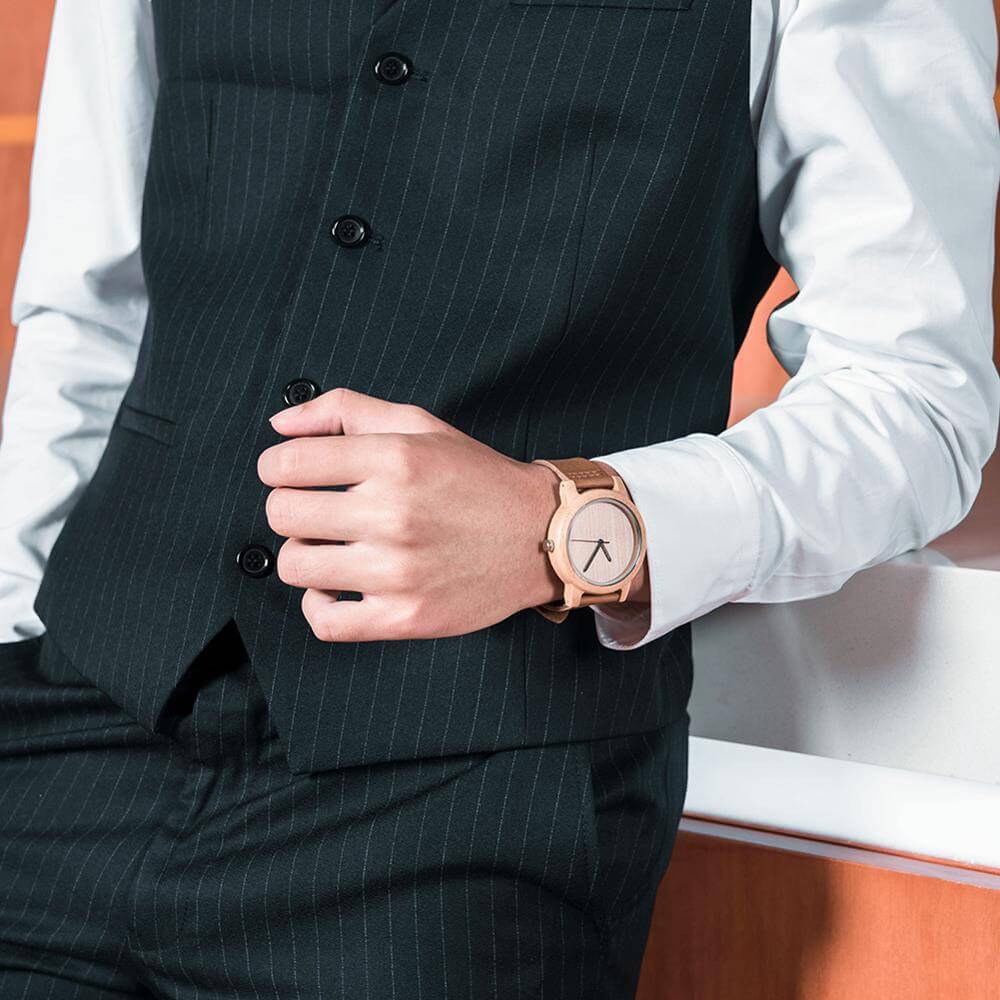 Wooden Watch Quartz Bamboo Case Leather Strap Minimalist Men's Wristwatch